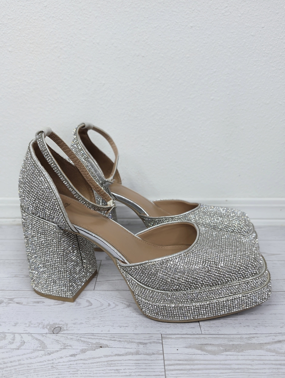 Wild Fable Bianca Rhinestone Platform Pumps Women's Size 10